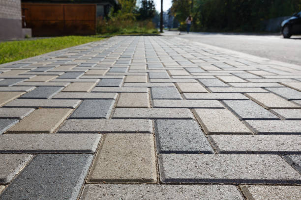 Best Driveway Paving Near Me  in Lla Lla, WA